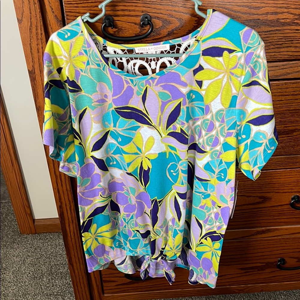Stella & Ginger Women's Floral Top - Multicolor